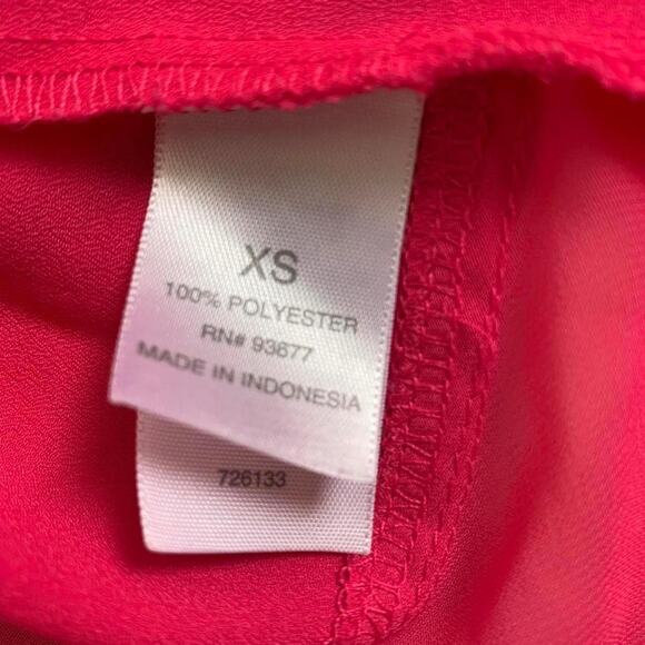 Bisou Bisou Short Sleeve Ruffle Back Top Size XS Barbie Pink Feminine - Picture 5 of 5